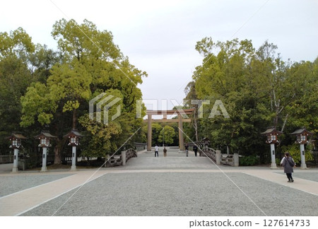 奈良縣歷史悠久的橛原神社的入口 奈良縣歷史悠久的橛原神社的入口 127614733