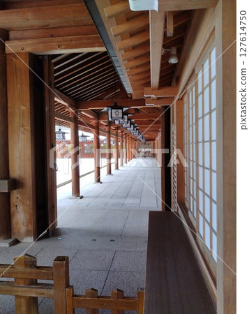 奈良縣歷史悠久的橛原神社的入口 奈良縣歷史悠久的橛原神社的入口 127614750