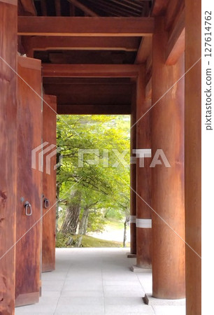 The approach to the historic Kashihara Shrine, Nara Prefecture 127614762