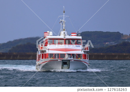Jetfoil Venus entering Iki Island Gonoura Port Jetfoil Venus entering Iki Island Gonoura Port 127618263