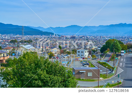 View of the east side from Futaba SA on the Chuo Expressway in Kai City, Yamanashi Prefecture in autumn (Kai City, Kofu City, Tatsuzawayama, etc.) 127618656