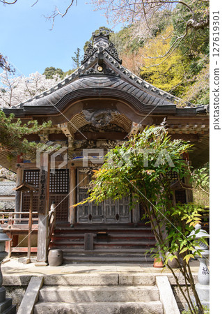奈良縣吉野市後醍醐天皇陵如意輪寺 奈良縣吉野市後醍醐天皇陵如意輪寺 127619301