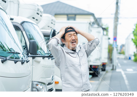 Troubled driver man Troubled driver man 127620349