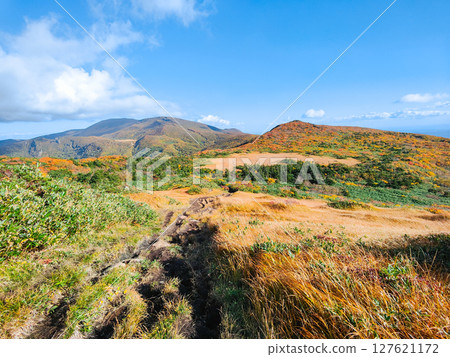 秋季攀登栗駒山（栗駒山～益嶽山：栗駒山眺望） 127621172