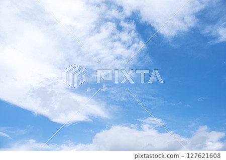 Early summer sky Summer Blue sky Sunny June [Hadano City, Kanagawa Prefecture] 127621608