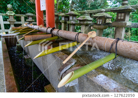 Beautiful scenery of Iwashimizu Hachimangu Shrine in Kyoto, Japan 127622050