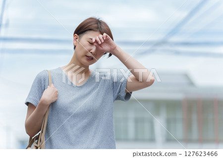 頭暈的女人 127623466