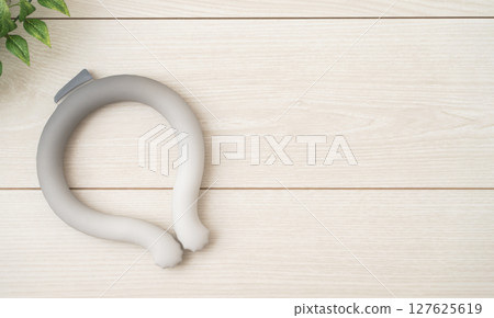 Cool neck, cool ring, neck cooler, cool neck band, cool neck ring. 127625619