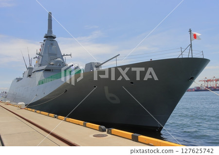 停泊在東京港口的阿賀野號驅逐艦－民眾參觀驅逐艦 127625742