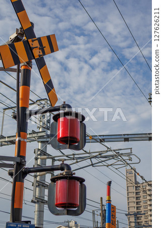 當地鐵路道口的風景 127626211