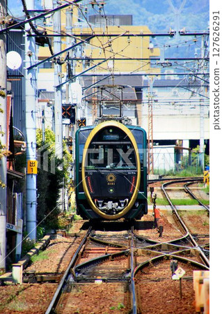 A railway line to "Kurama, Kibune" and "Mount Hiei"... It also has the feel of a mountain railway [Eizan Electric Railway] 700 Series No. 732 "Hiei" 127626291