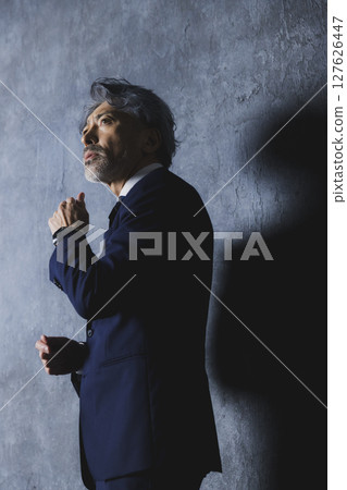 Gray-haired businessman 127626447