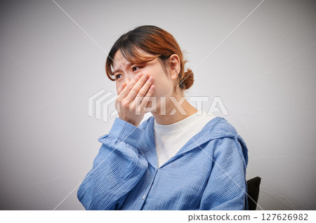 患有孕吐的女性、孕婦、產婦 患有孕吐的女性、孕婦、產婦 127626982