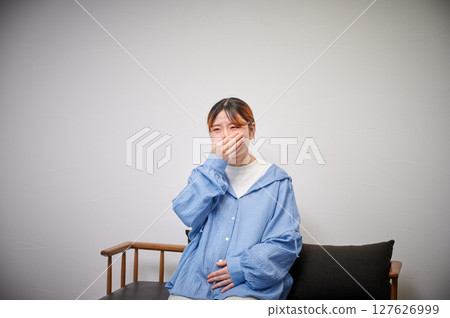 患有孕吐的女性、孕婦、產婦 127626999