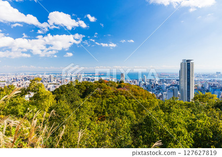 Autumn in Kobe, Hyogo Prefecture: View of Nunobiki Falls from the Miharashi Observatory Autumn in Kobe, Hyogo Prefecture: View of Nunobiki Falls from the Miharashi Observatory 127627819