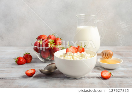 cheese, strawberry, yogurt 127627825