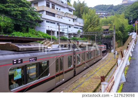 熱門溫泉勝地有馬溫泉站的雨景 127629098