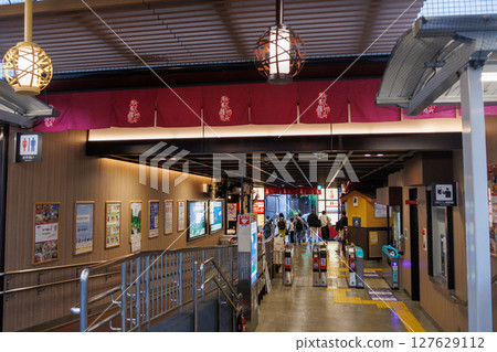 熱門溫泉勝地有馬溫泉站的雨景 127629112