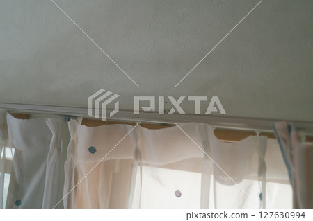 改變窗簾桿的高度 改變窗簾桿的高度 127630994