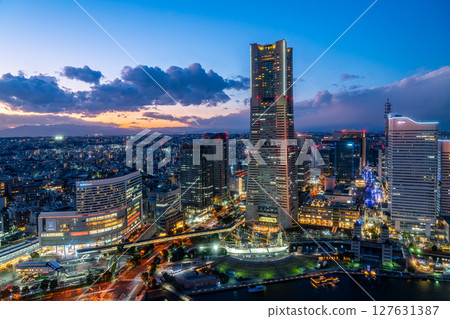 [神奈川縣]橫濱的地標塔與美麗的城市燈光 127631387