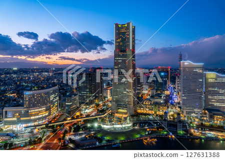[Kanagawa Prefecture] Yokohama's landmark tower with beautiful city lights 127631388