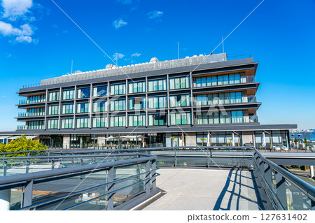 [Kanagawa Prefecture] Refreshing blue sky and Yokohama Hammerhead 127631402