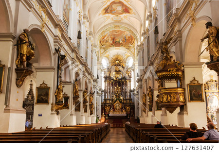 MUNICH, GERMANY - JUNE 12, 2025: Interior of St. Peter's Church, Alter Peter. 127631407