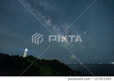 (Shizuoka Prefecture) Izu Tsumekizaki Lighthouse and the Summer Milky Way 127631995