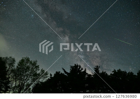 Starry sky and Milky Way in Yatsugatake 127636980