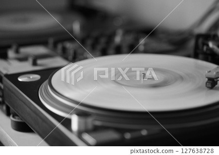 旋轉轉盤 127638728