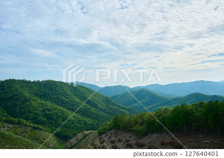 朝日山登山道的景色 127640401