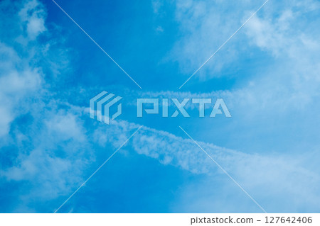Chemtrails (stock photo) Chemtrails (stock photo) 127642406