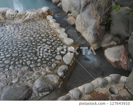The drain of the Yakushiyu open-air bath at Amagase Onsen, Yuyama, Amagase-cho, Hita City, Oita Prefecture 127643910
