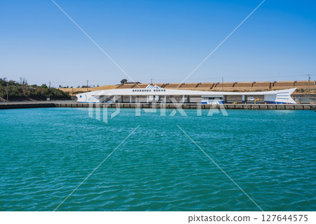 A view of the Enshu Fisheries Cooperative Association fish market at Fukuda Fishing Port (Shizuoka Prefecture) 127644575