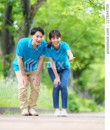 搬家公司　保育員形象 127644709