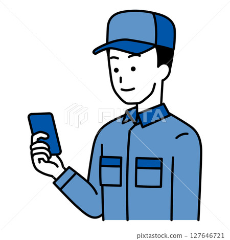 一名身穿工作服的男子正在看智慧型手機螢幕 一名身穿工作服的男子正在看智慧型手機螢幕 127646721