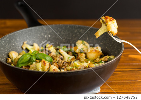 Healthy dinner with vegetables and cauliflower Healthy dinner with vegetables and cauliflower 127648752