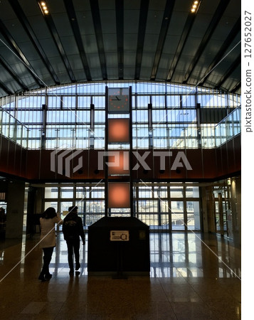 Station clock 127652027