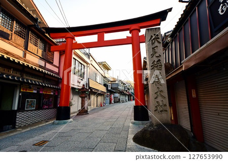 Torii gate on the back approach to Fushimi Inari Taisha Shrine, Kyoto Prefecture, Fukakusa Yabunouchicho, Fushimi Ward, Kyoto City, February 2022 127653990