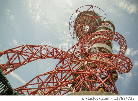 Looking up view of ArcelorMittal Orbit and features Red lattice structure. 127654722