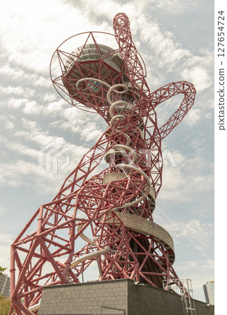A stunning sculpture of ArcelorMittal Orbit and features Red lattice structure. 127654724