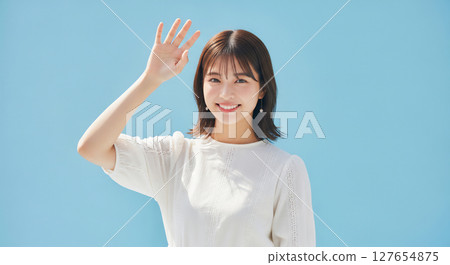 A portrait of a young Japanese woman with a refreshing and natural smile 127654875