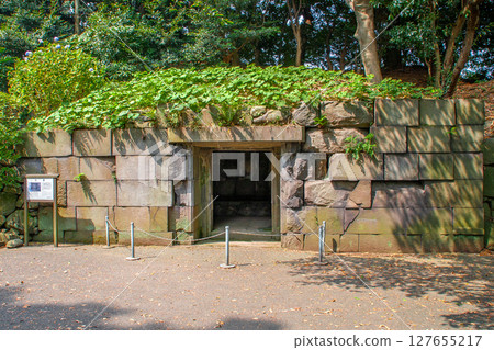 The stone room of the East Gardens of the Imperial Palace 127655217