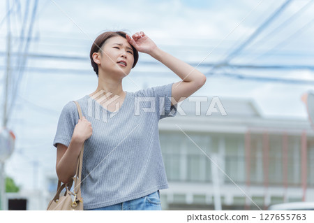 頭暈的女人 127655763