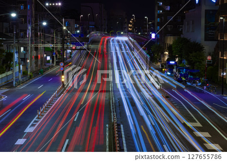 環狀大道的夜景[交通圖] 127655786