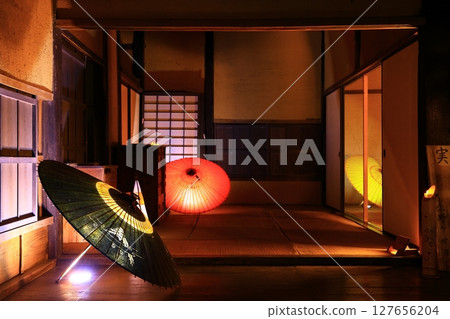 Japanese style image, old Japanese umbrella and Japanese scenery Japanese style image, old Japanese umbrella and Japanese scenery 127656204