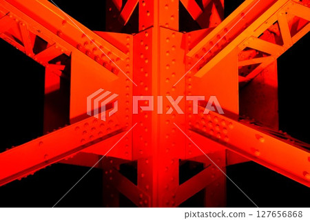 閃耀在夜空中的東京塔 127656868