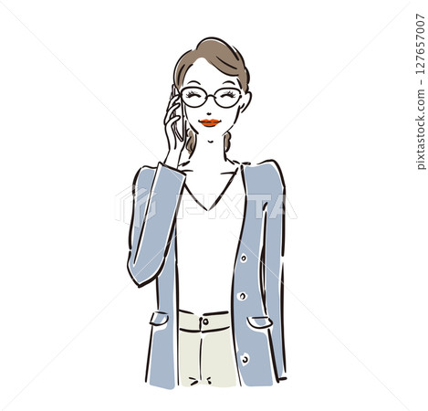 一位戴著眼鏡的酷酷女商人在打電話 127657007