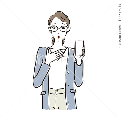 一位戴著眼鏡、手拿智慧型手機的酷女商人 127657015