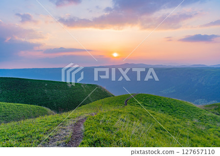 (Kumamoto Prefecture) Mount Aso - Evening view of Daikanbo and sunset 127657110